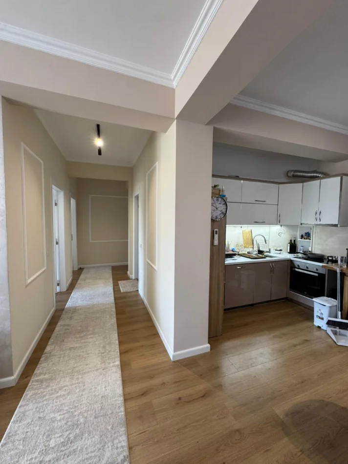 Tirane, affitto appartamento 2+1+2+2 Posti Auto, Piano 7, 116 m² 1.100 € (Liqeni Secco)