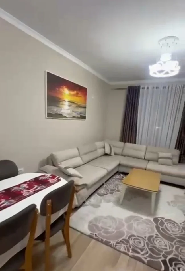 Tirane, affitto di appartamento 2+1 Piano 6, 100 m² 400 € (Kamëz)