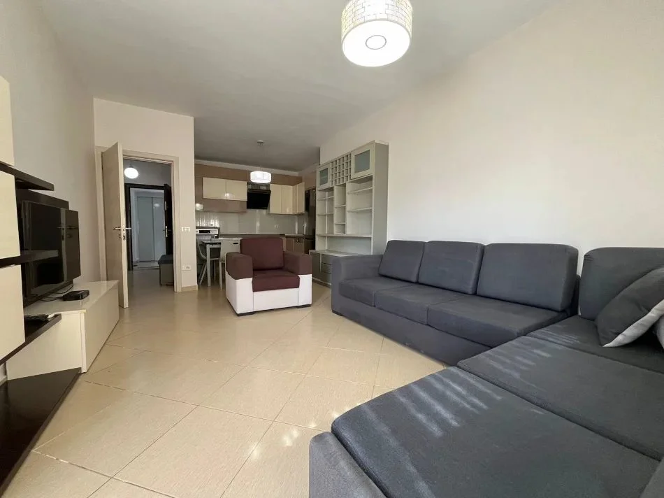 Tirane, affitto appartamento 2+1 Piano 6, 112 m² 600 € (Astir)