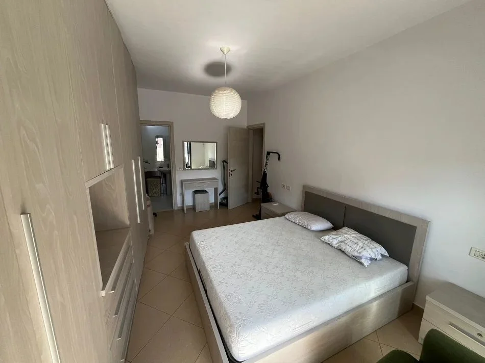 Tirane, affitto appartamento 2+1 Piano 6, 112 m² 600 € (Astir)