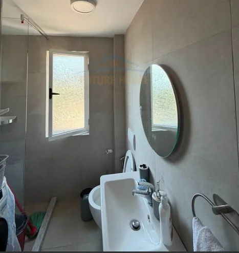 Tirana, affitto appartamento 1+1 Piano 3, 45 m² 750 € (Centro)