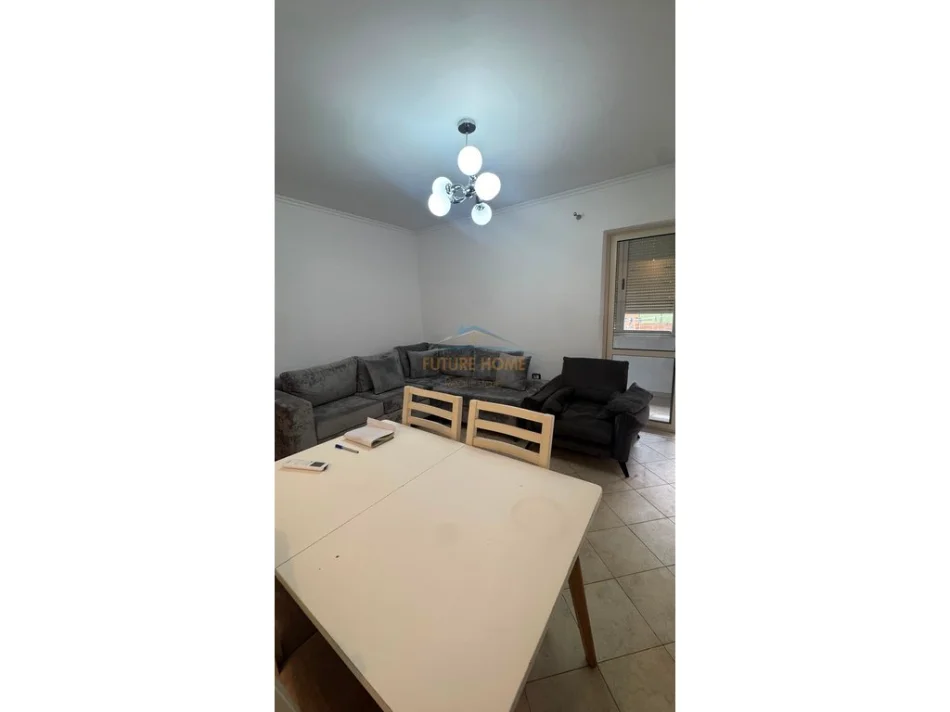 Tirane, jepet me qera apartament 3+1 Kati 2, 91 m² 600 € (Fortuzi)
