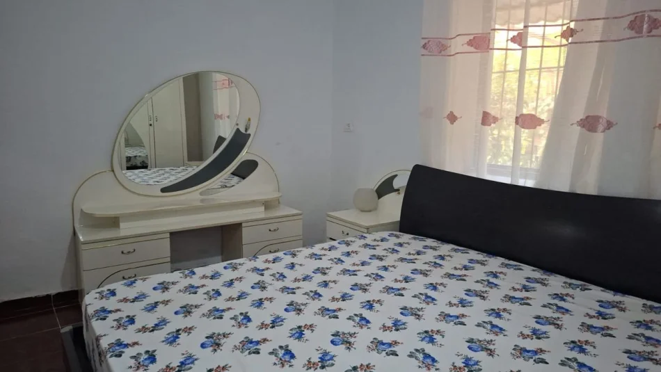 Tirane, Apartment 2+1 for Rent, First Floor, 78 m², €500 (Union School)