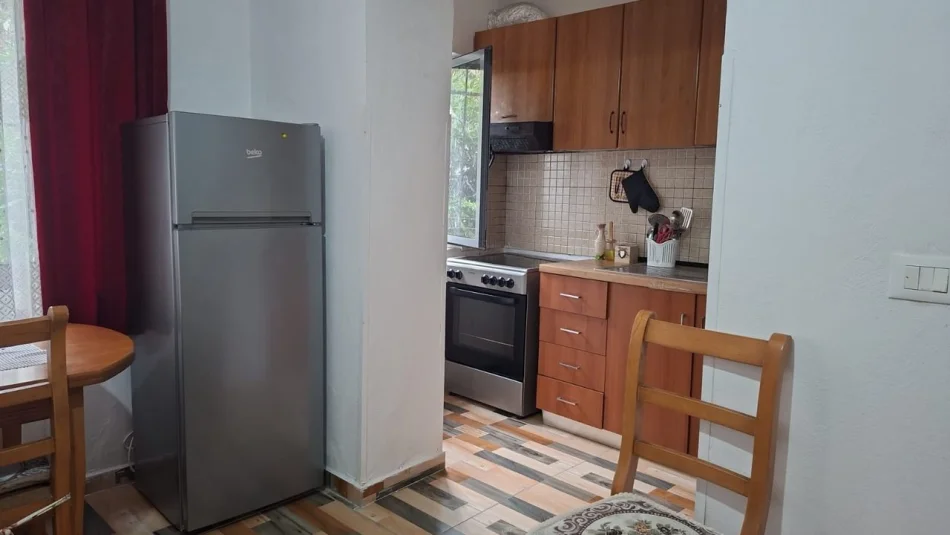 Tirane, Apartment 2+1 for Rent, First Floor, 78 m², €500 (Union School)