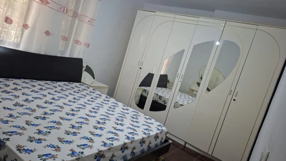 Tirane, Apartment 2+1 for Rent, First Floor, 78 m², €500 (Union School)