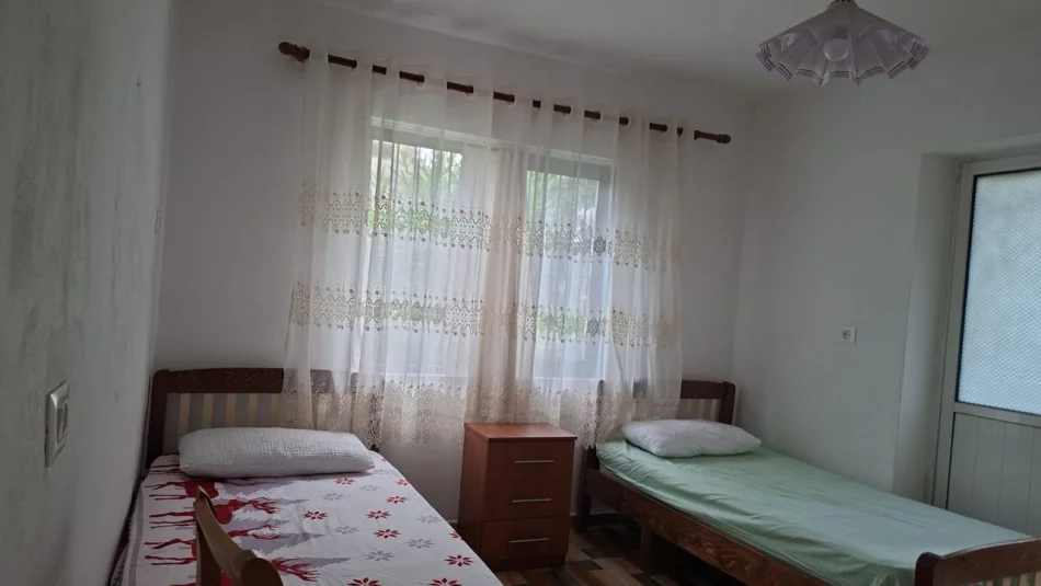 Tirane, Apartment 2+1 for Rent, First Floor, 78 m², €500 (Union School)