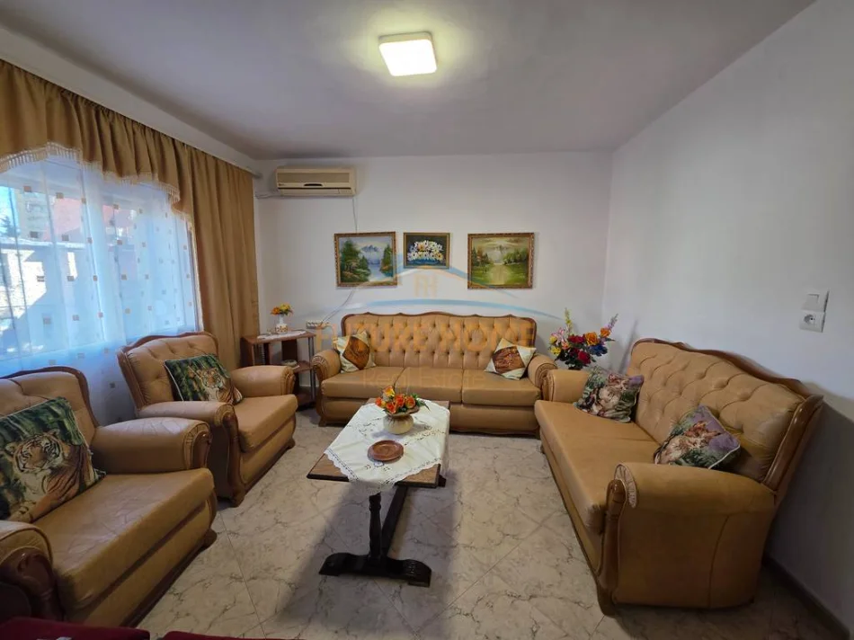 Tirane, Apartment for Rent 3+1, 3rd Floor, 100 m², 600 € (Rruga e Durresit)
