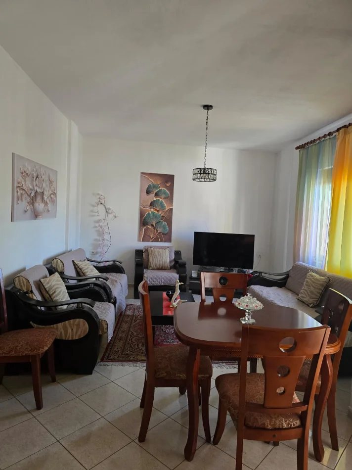 Tirane, jepet me qera apartament 2+1+2, Kati 3, 100 m² 650 € (Rruga Siri Kodra)