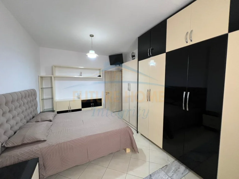 Tirana, 1+1 Apartment for Rent, 5th Floor, 54 m², 450 € (Electric Market Area)