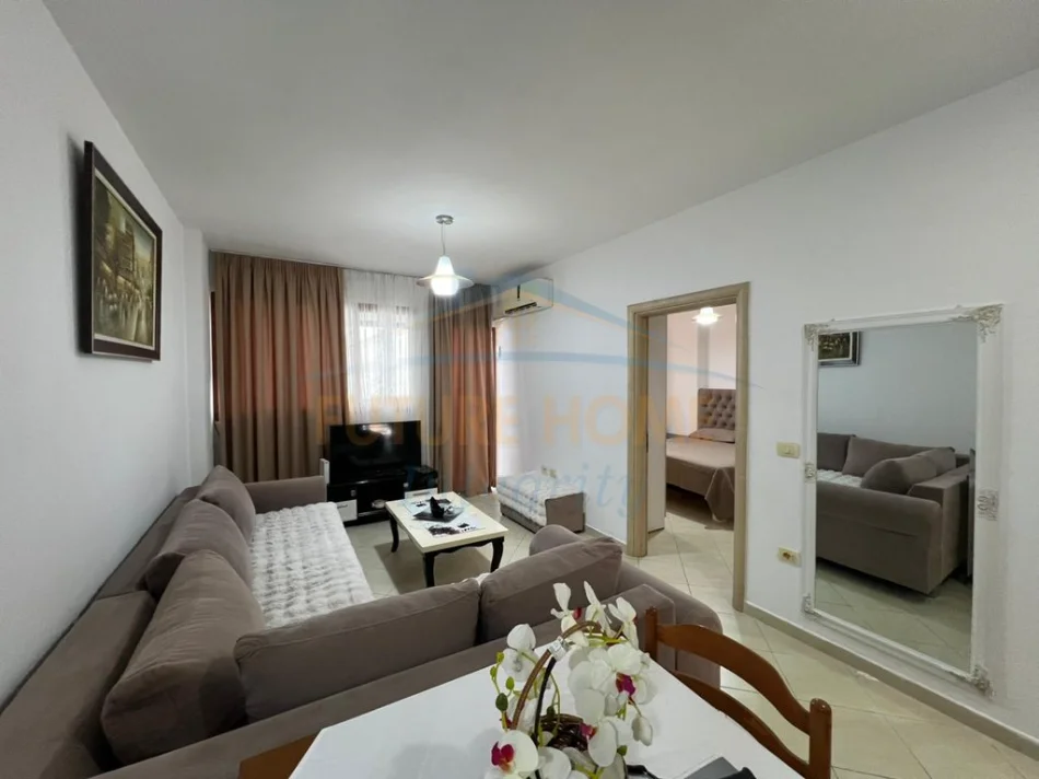 Tirana, 1+1 Apartment for Rent, 5th Floor, 54 m², 450 € (Electric Market Area)