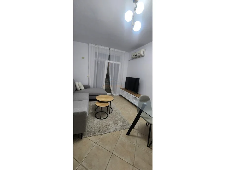 Tirana, Apartment for Rent 1+1, 4th Floor, 62 m², €650 (East-facing)