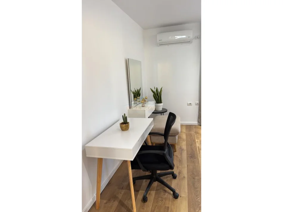 Tirana, 1+1 Apartment for Rent, 2nd Floor, 63 m², €700 (Pazari i Ri)