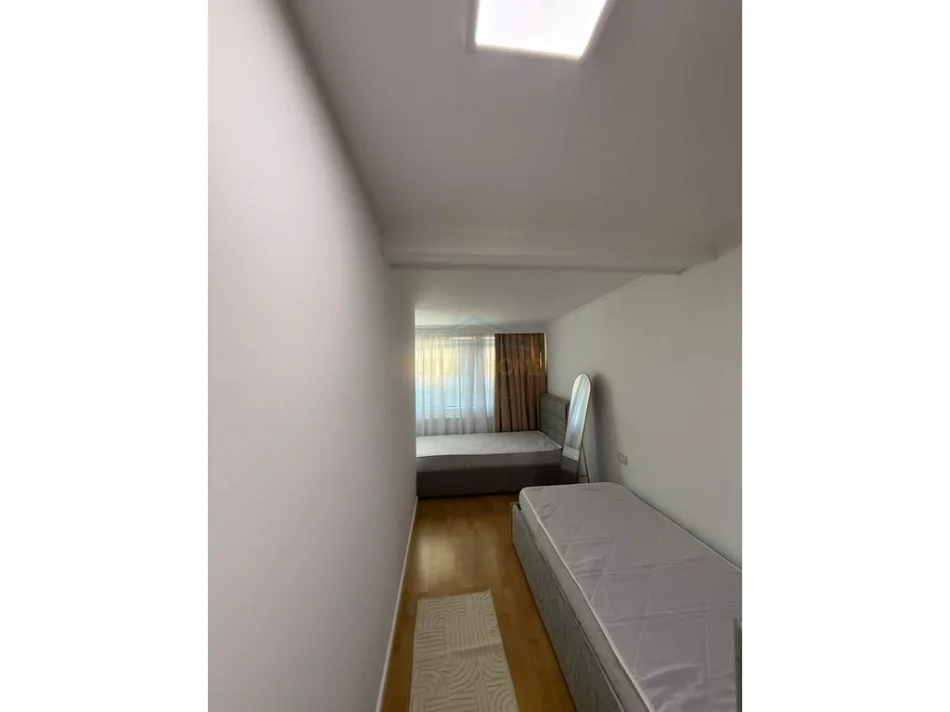 Tirana, 2+1 Apartment for Rent, First Floor, 74 m², €1,000 (Blloku)