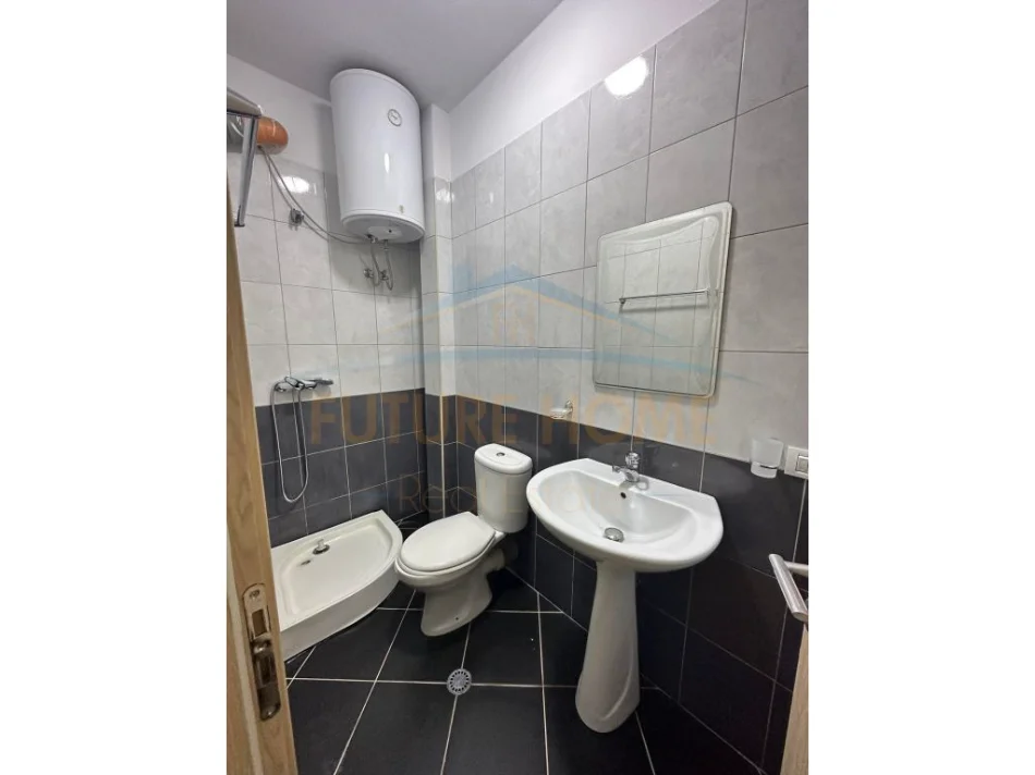 Tirane, apartment for rent 1+1, 7th Floor, 65 m², €370 (Vila L)