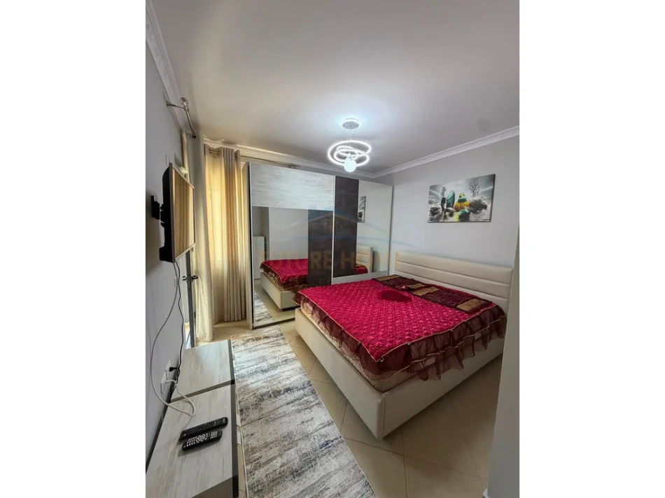 Tirane, jepet me qera apartament 1+1 Kati 2, 54 m² 450 € (Kompleksi Molla)