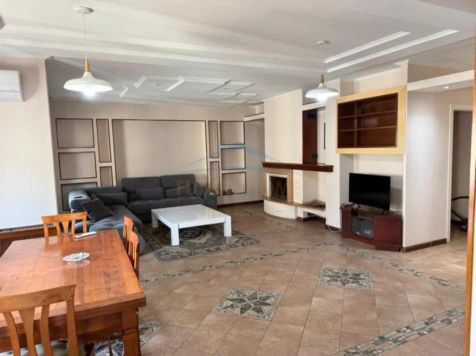 Tirana, 3+1 Apartment for Rent, 8th Floor, 190 m², €1,100 (Paris Commune)