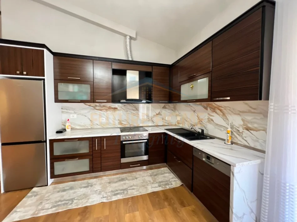 Tirane, for rent duplex apartment 2+1, 4th Floor, 68 m², 500 € (For Sale)