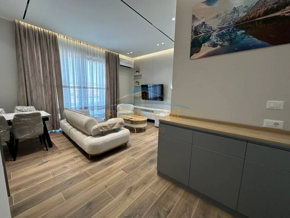 Tirana, 2+1 Apartment for Rent with Balcony, 8th Floor, 117 m², €1,500 (Delijorgji)