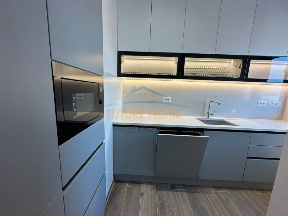 Tirana, 2+1 Apartment for Rent with Balcony, 8th Floor, 117 m², €1,500 (Delijorgji)