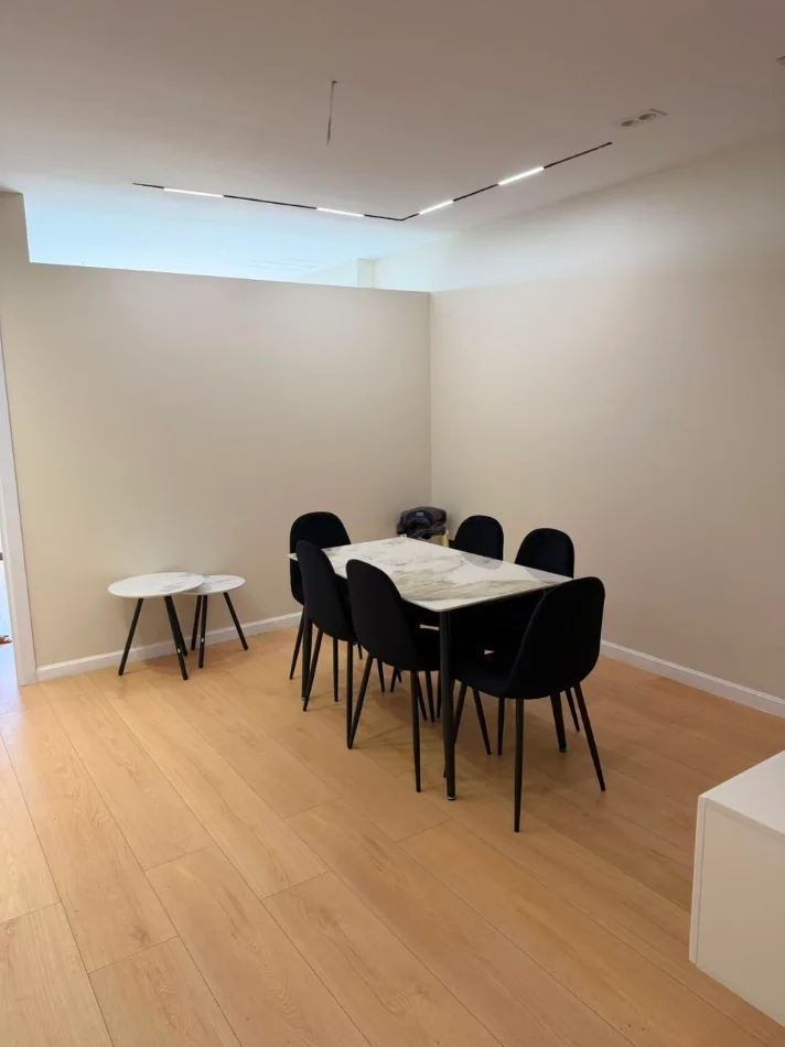 Tirane, affitto appartamento 2+1 Piano 11, 90 m² 900 € (Rruga e Kavajes)