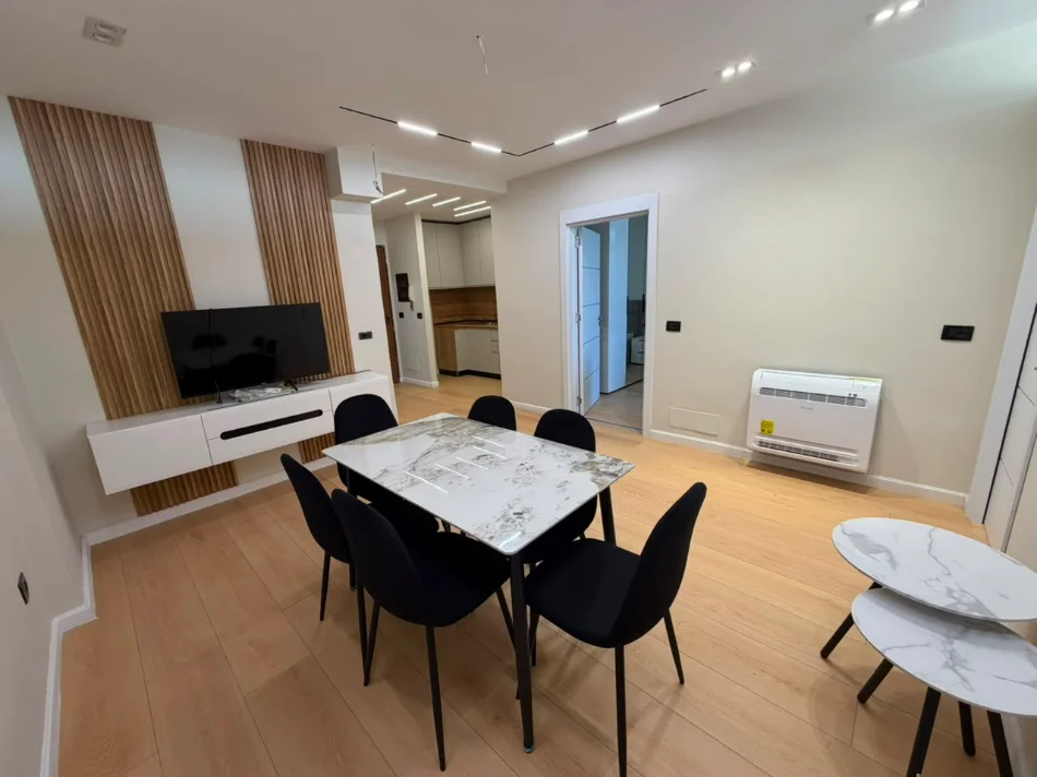 Tirane, jepet me qera apartament 2+1 Kati 11, 90 m² 900 € (Rruga e Kavajes)