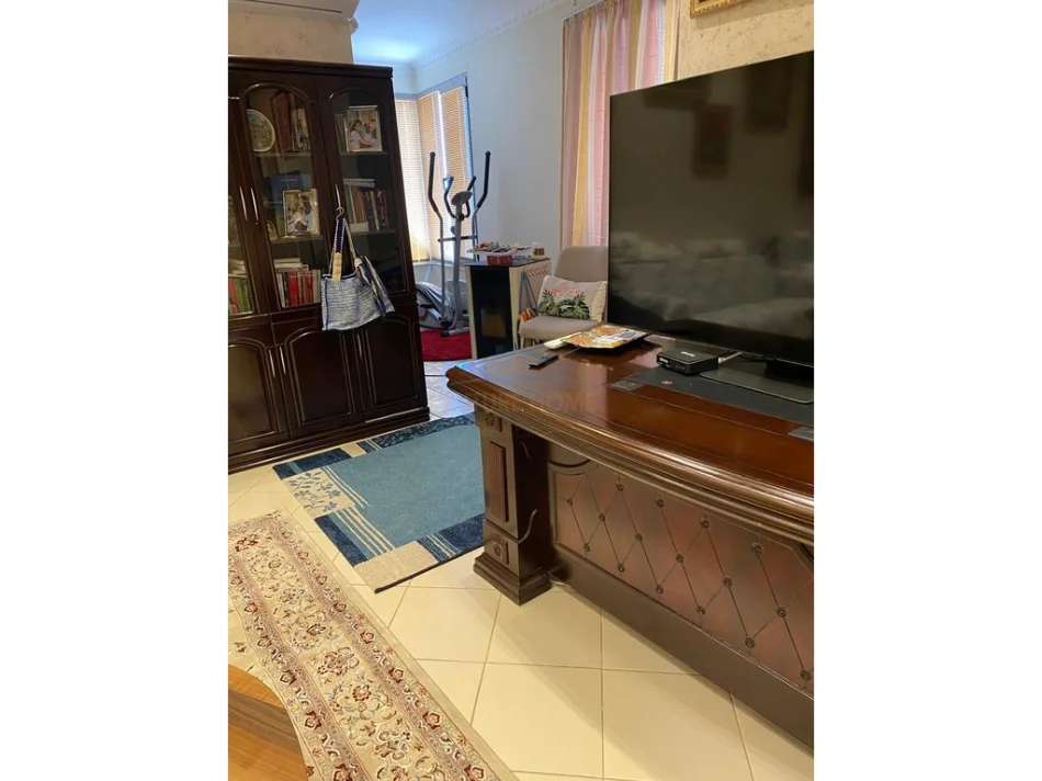 Tirana, Apartment for Rent 1+1 Top Floor 4, 151 m² 1,000 € (Fresk)
