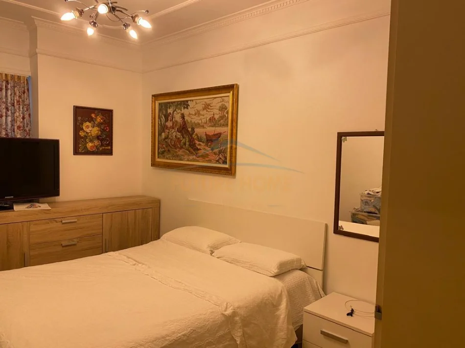 Tirane, jepet me qera apartament 1+1 Kati 4, 151 m² 1.000 € (Fresk)