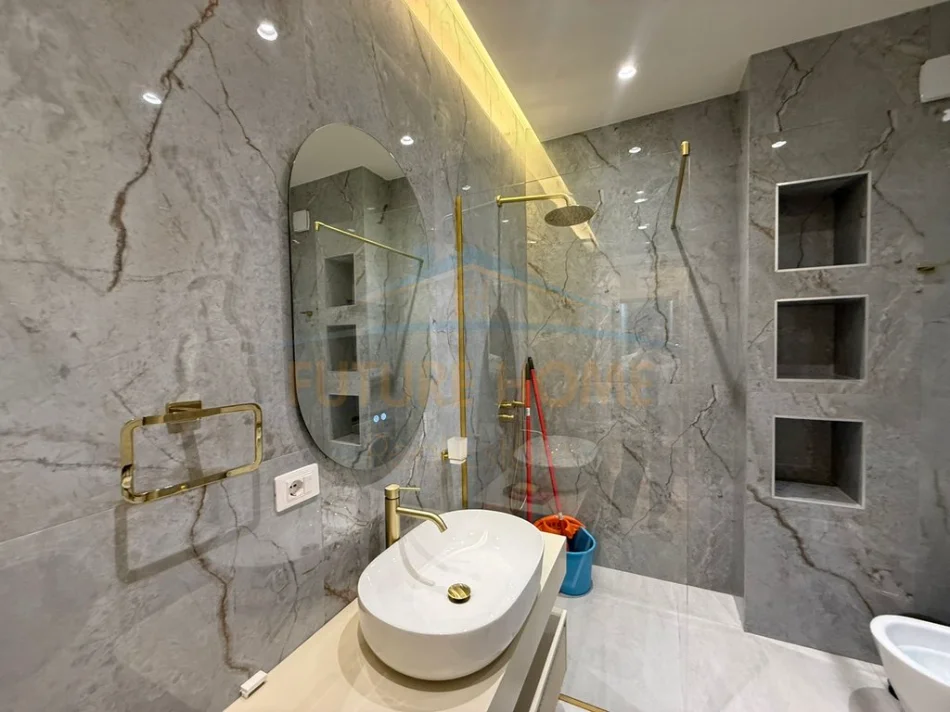Tirana, For Rent 1+1 Apartment, 5th Floor, 63 m², 800 € (Paris Commune)
