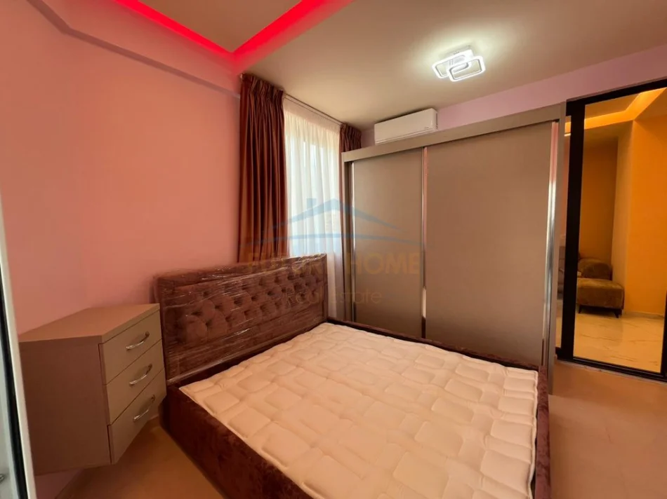 Tirane, jepet me qera apartament 1+1 Kati 1, 64 m² 475 € (Rruga e Dibres)