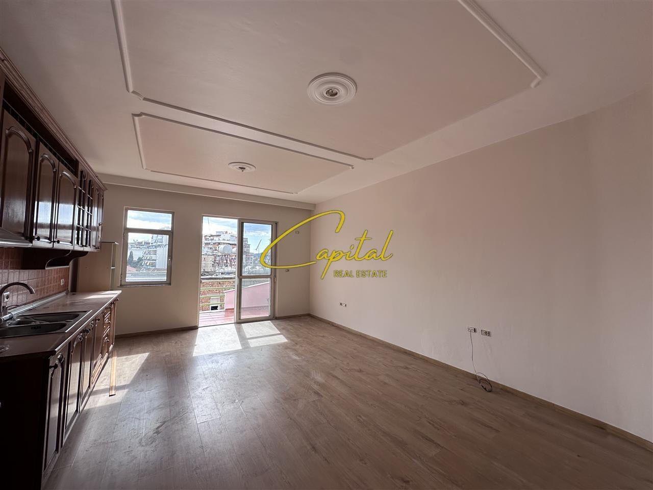 ZYRE ME QERA 125 M2 RRUGA MIHAL GRAMENO 550 EURO