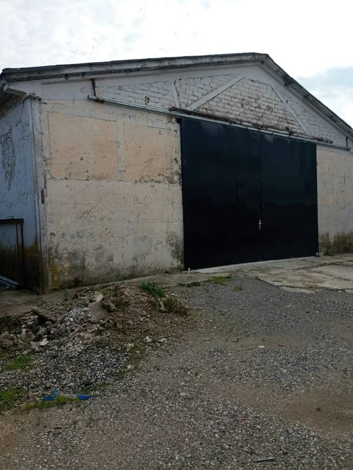 Tirane, Warehouse for Sale Ground Floor 575 m² 300,000 € (Vaqarr)