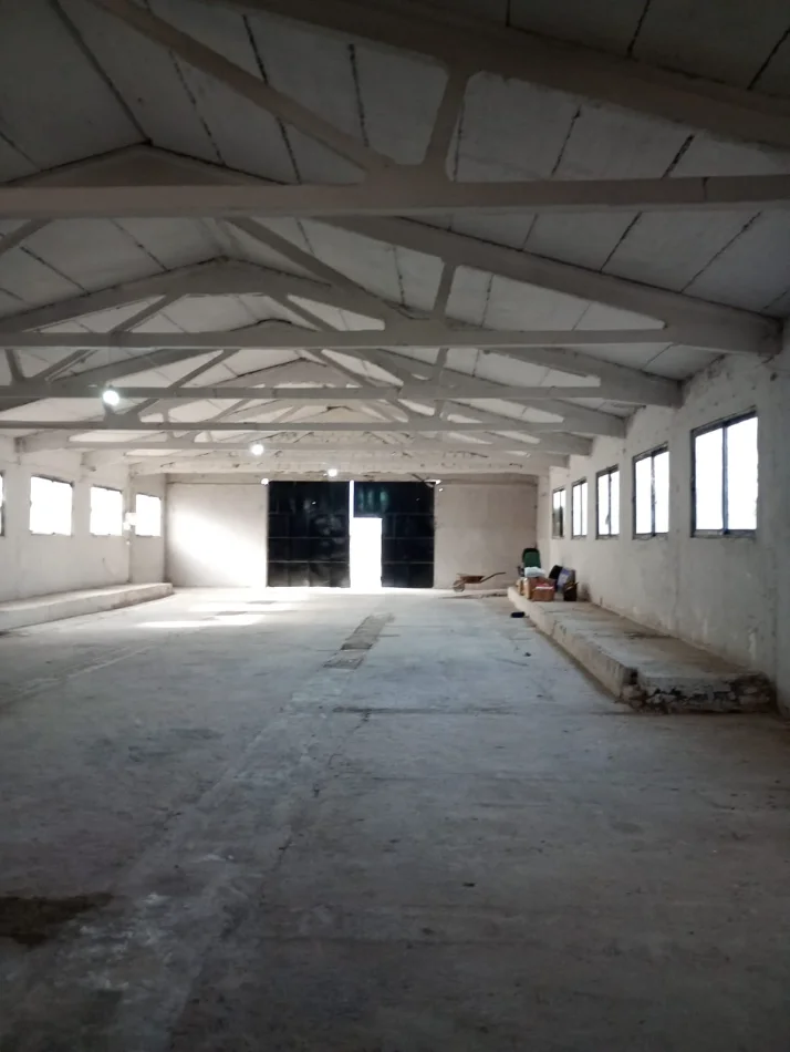 Tirane, Warehouse for Sale Ground Floor 575 m² 300,000 € (Vaqarr)