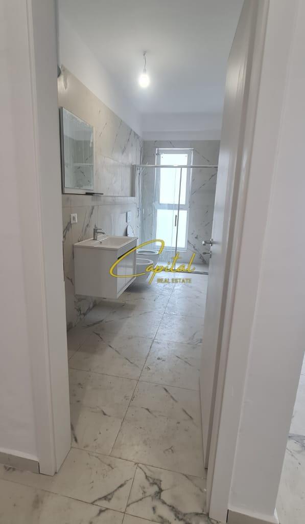 ZYRE ME QIRA 79 M2 RRUGA DRITAN HOXHA 45.000 LEKE
