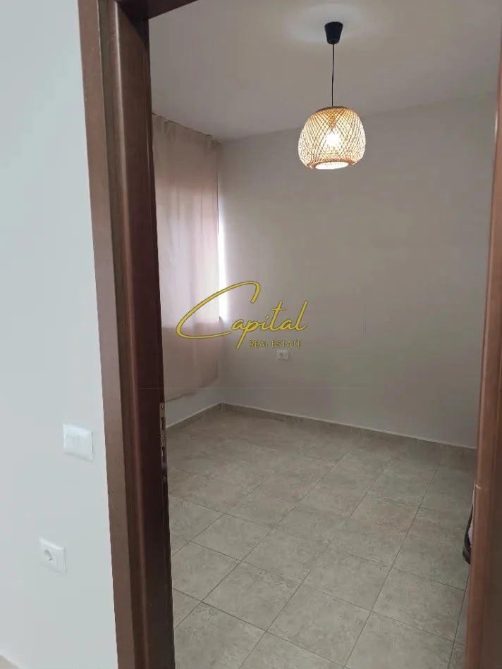 ROOM FOR RENT 50 M2, AIRPORT AREA, 40,000 LEK