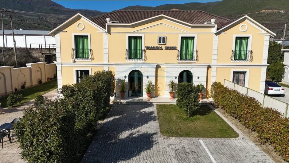 Elbasan, shitet hotel Kati 1, 670 m² 650.000 € (Rruga Nacionale Labinot - Elbasan.)