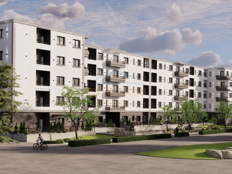 Tirane, vend commerciale in vendita Piano 0, 248 m² 422.000 € (Kamez)