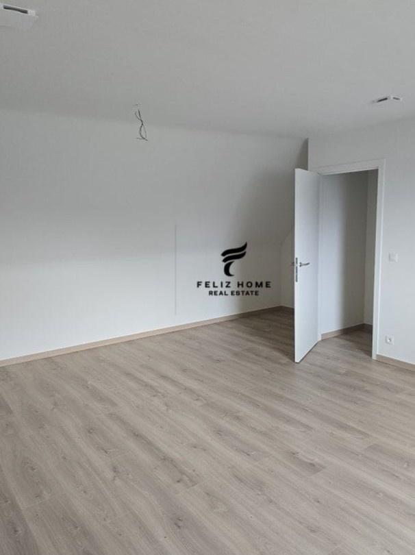 Zyra con piano in Astir 121 m2 - 40.000 LEKE