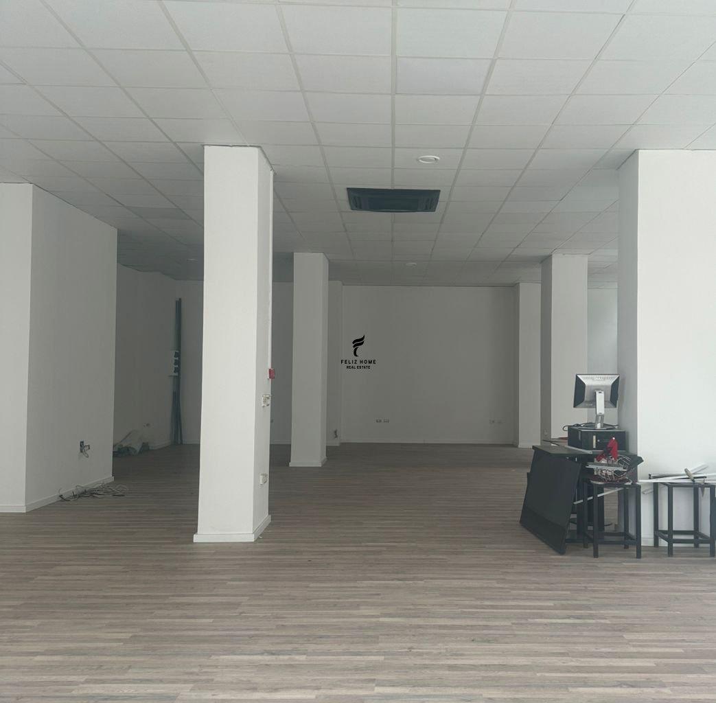 Commercial Space for Rent 172.5 m2 Train Station 2,600 EUR FH-66257