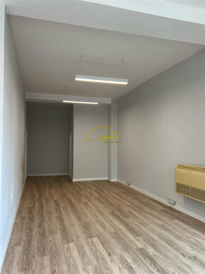 AMBIENT BIZNESI ME QERA 140 M2 KOMUNA E PARISIT 2000 EURO