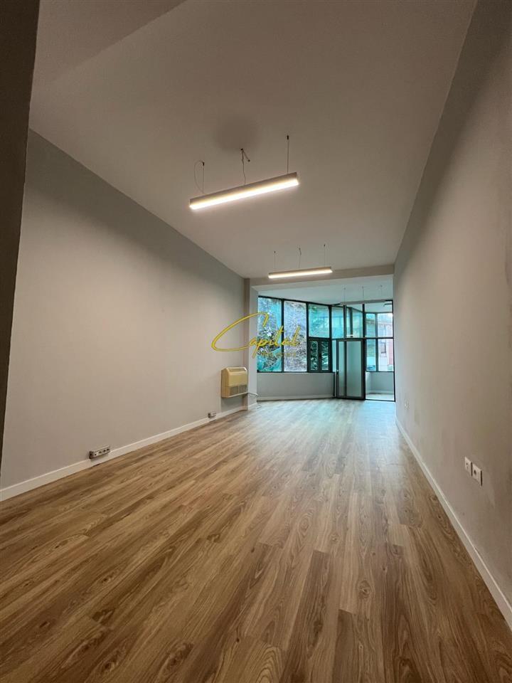 AMBIENT BIZNESI ME QERA 140 M2 KOMUNA E PARISIT 2000 EURO