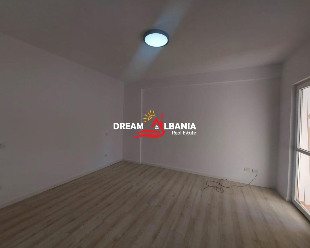 2+1+2 Environment for Rent near the Court, Tira