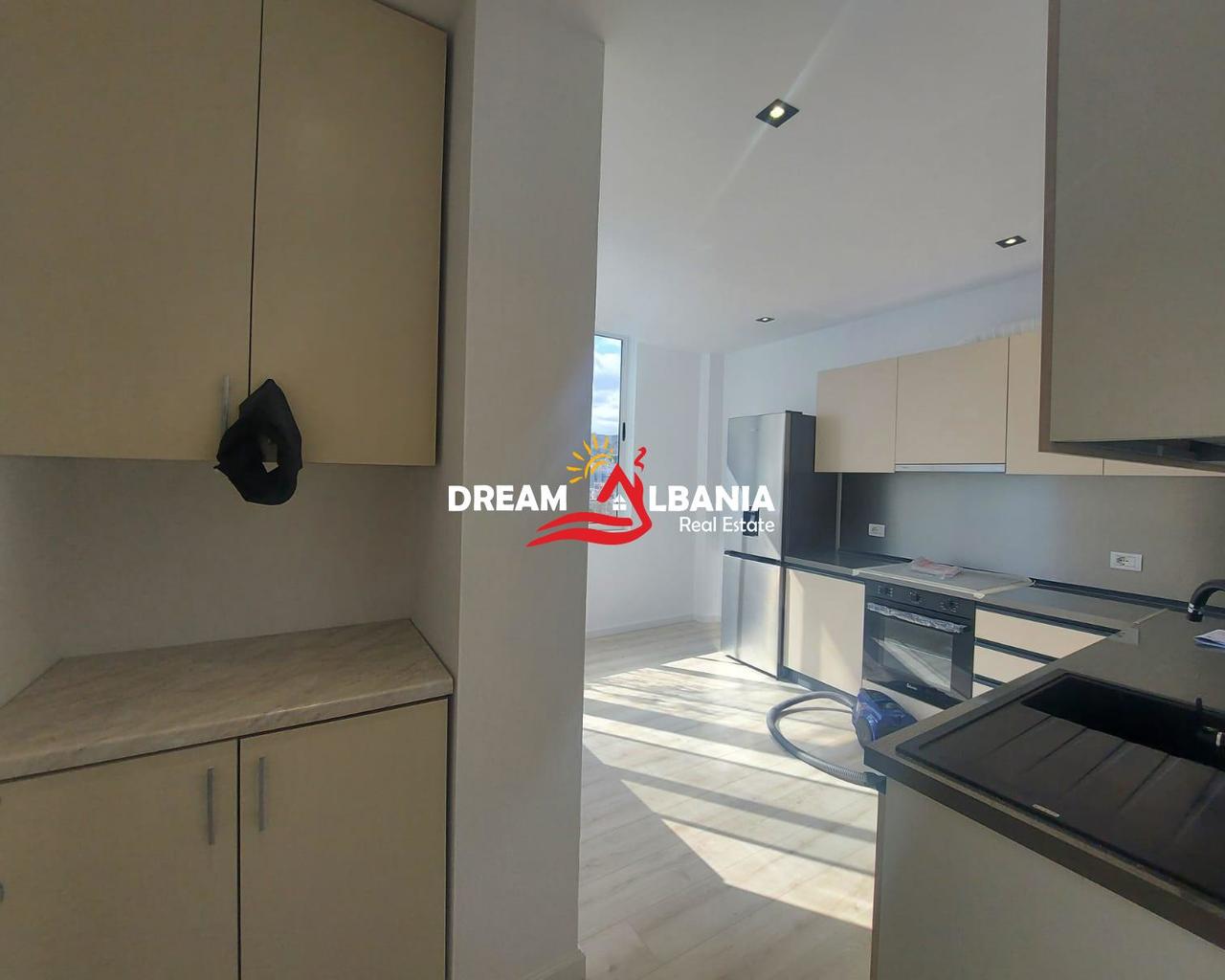 2+1+2 Environment for Rent near the Court, Tira