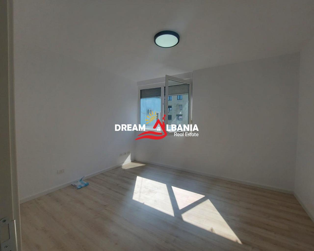 2+1+2 Environment for Rent near the Court, Tira