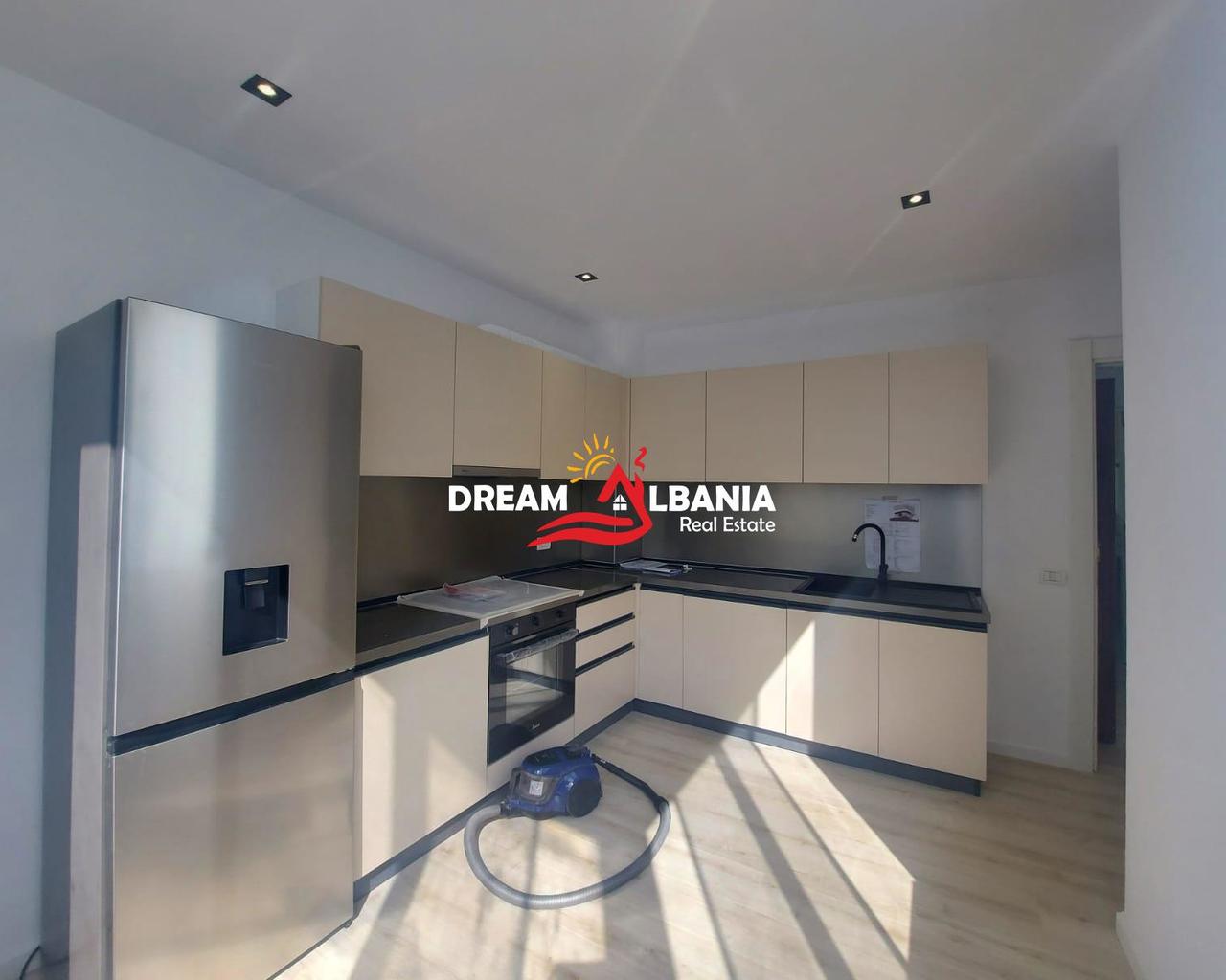 2+1+2 Environment for Rent near the Court, Tira