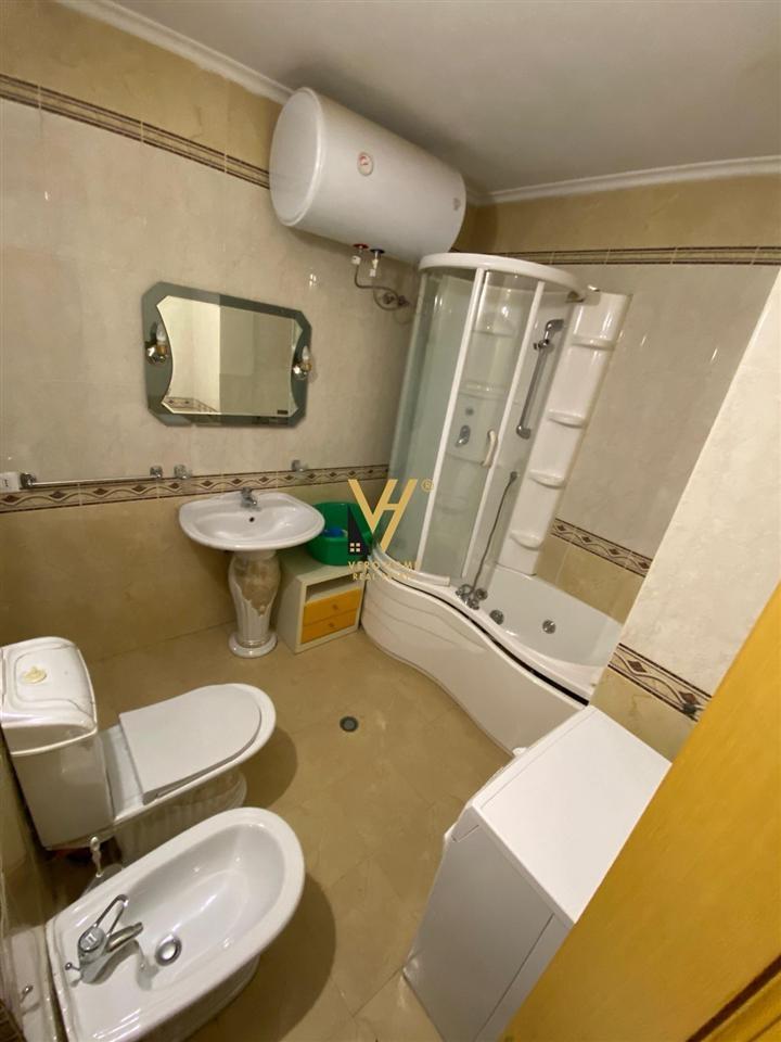 JEPET APARTAMENT 2+1+2 ME QIRA NE BLLOK 800 EURO
