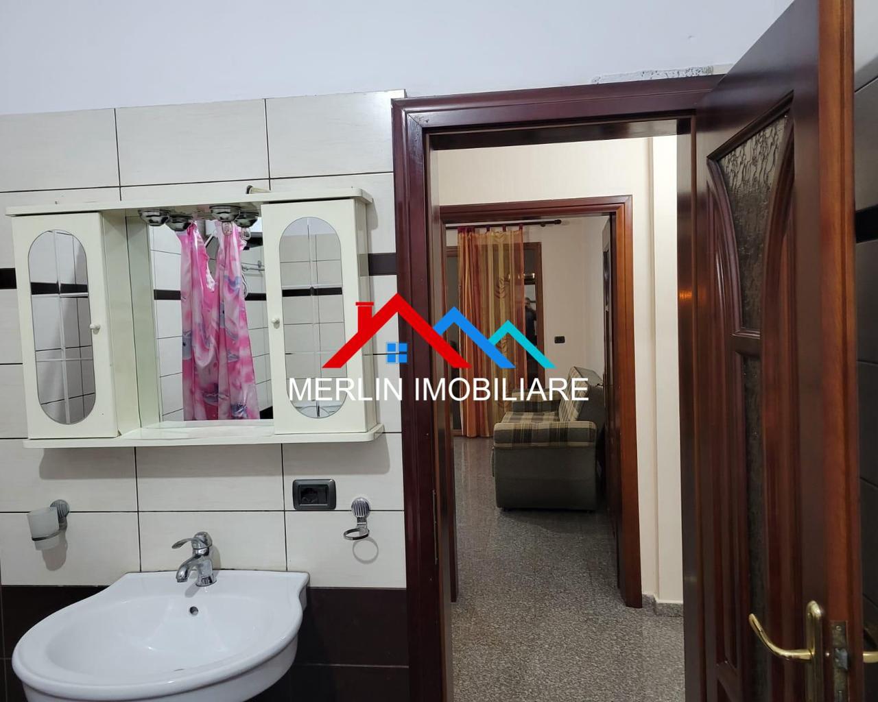 FOR RENT: 2+1+2 Apartment Near Ali Shefqeti Street, Roundabout