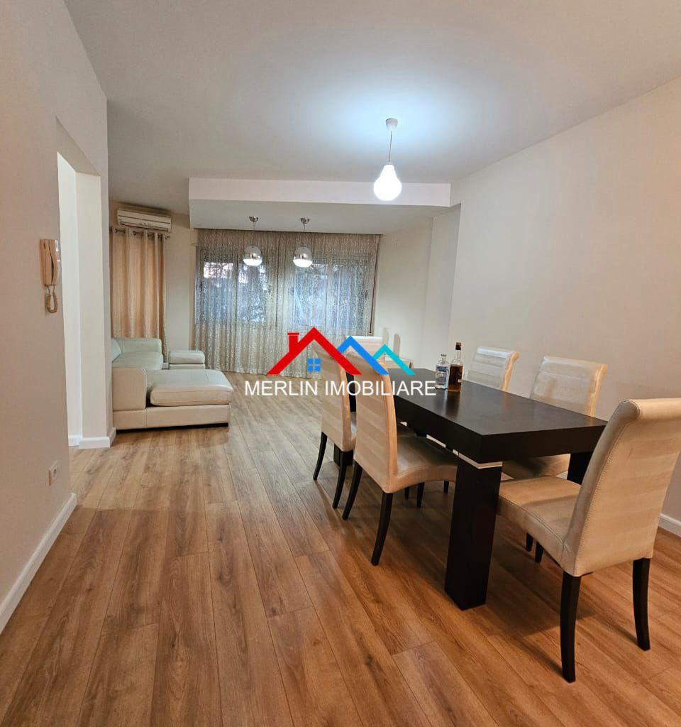 SHITET APARTAMENT 2+1 TEK RRUGA MINE PEZA.