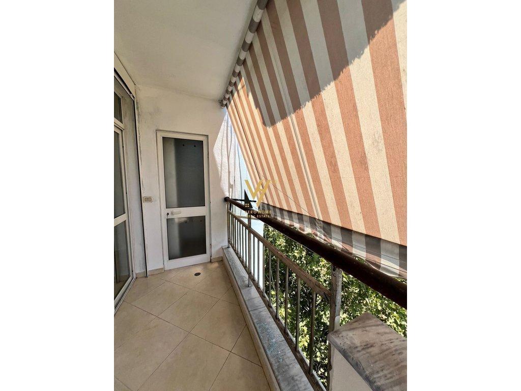 Affitto ufficio, piano terra espositivo, 1.000 Euro