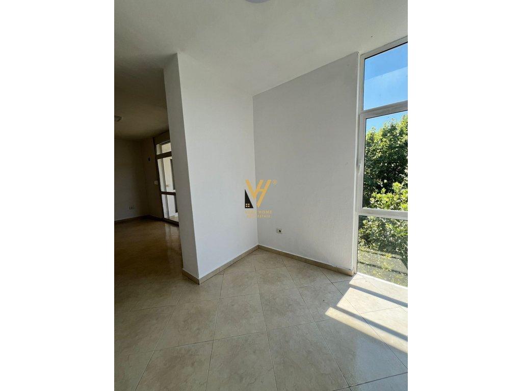 Affitto ufficio, piano terra espositivo, 1.000 Euro