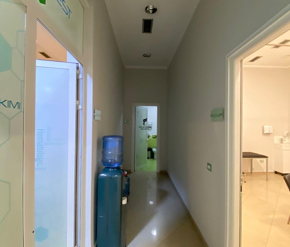Negozio con vetrina 130m2 Don Bosco 2000 euro FH-69418